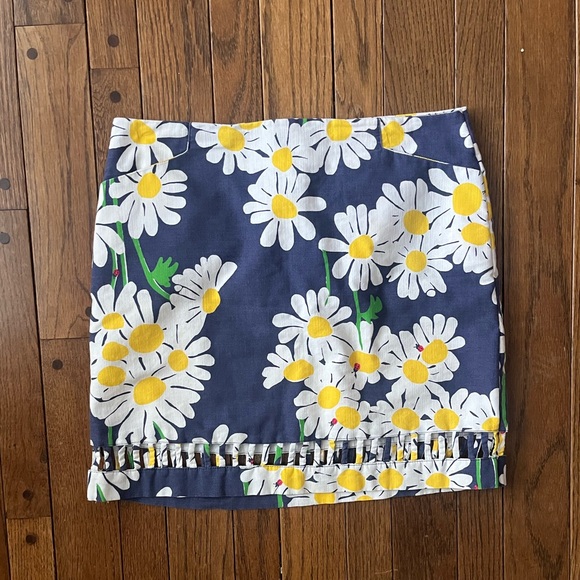 Lilly Pulitzer Dresses & Skirts - Lilly Pulitzer Floral Daisy Print Navy Mini Skirt Vintage Rare Retired